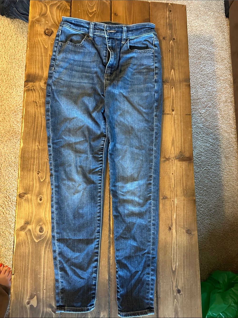 American Eagle Outfitters Slim Men's Jeans in Medium Blue Wash